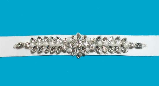 Menyasszonyi strasszos őv szatén szalagon